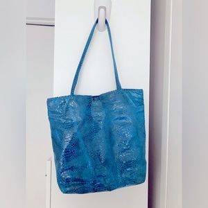 Blue tote with snake skin design